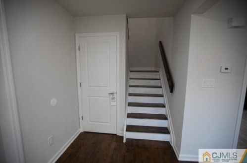 3707 Hana Rd, Edison NJ 08817-2550 exterior