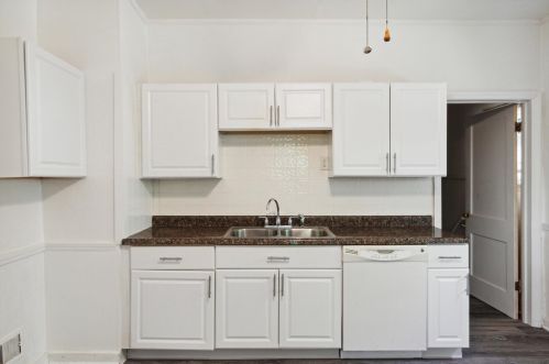 976 Grand Ave, Meskegon MI 49441-1811 exterior