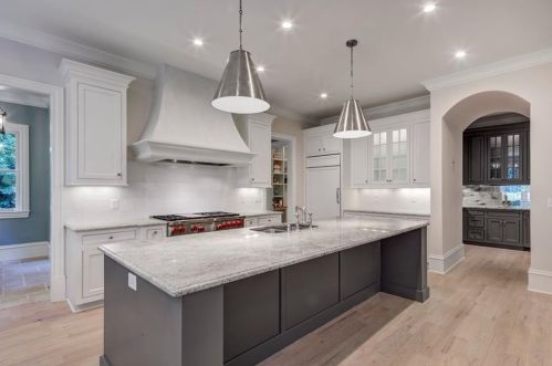 4200 Glengary Dr, Atlanta GA  30342-3508 exterior