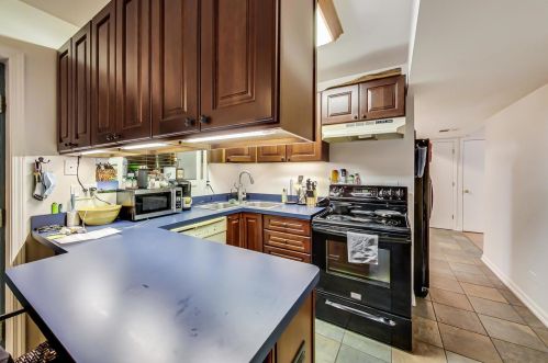 1112 Damen Ave, Chicago IL 60622 exterior