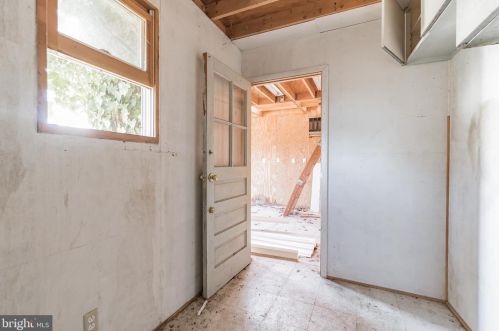 11611 Mapleview Dr, Silver Spring MD 20902-2327 exterior