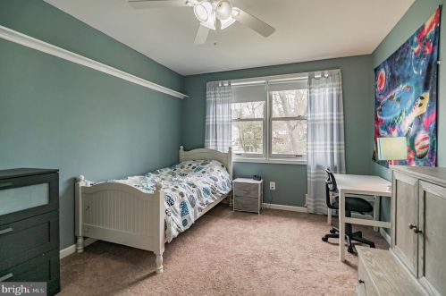 915 Standish Ave, Huntingdon Valley PA 19006-8725 exterior