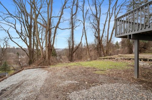 1307 Jefferson Heights Rd, Pittsburgh PA  15235-4807 exterior