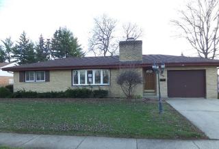 909 Sioux Dr, Hoffman Estates, IL 60120-2352