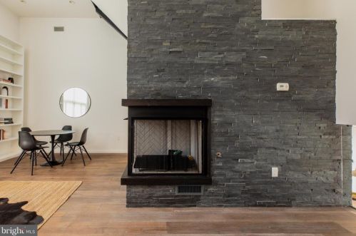 1112 Bodine St, Philadelphia PA 19122-0030 exterior