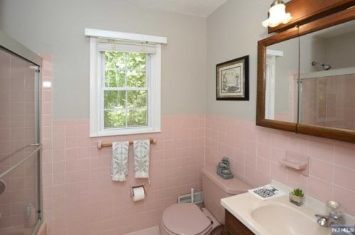 5 Middletown Rd, Montvale NJ  07645-2413 exterior