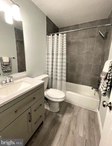 7623 Coddle Hbr Ln, Rockville MD 20854-3253 exterior