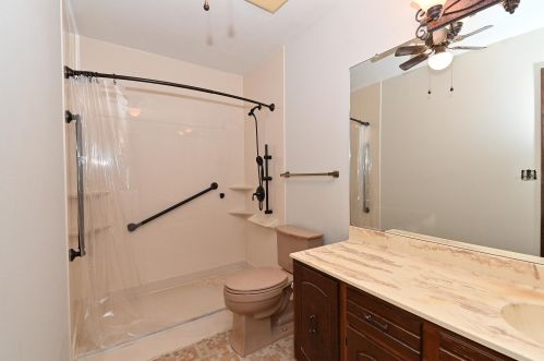 9027 70, Milwaukee WI 53223-2151 exterior