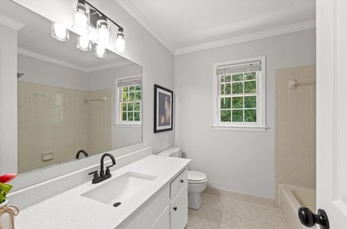 3845 Laurel Fls Dr, Lithonia GA 30039-6586 exterior