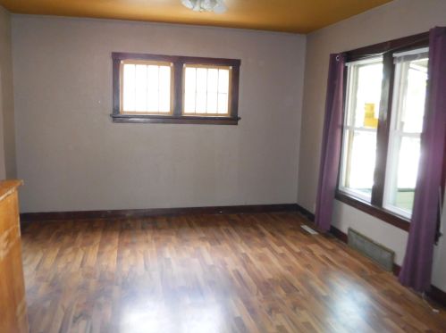 1222 Philippen St, Manitowoc, WI 54220-6248