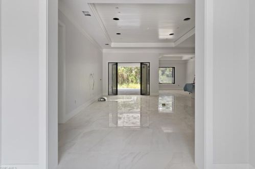 290 41st Ave, Naples, FL 34120-4357