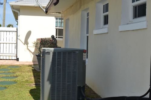 9816 Riverview Dr, Sebastian FL  32976-3121 exterior