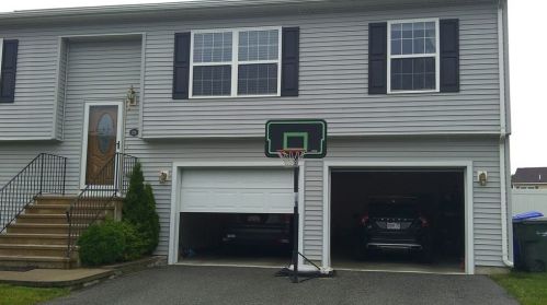 129 Naismith St, Springfield, MA 01104-3768