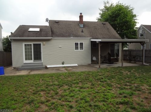 104 Schuyler Dr, Edison NJ  08817-3560 exterior