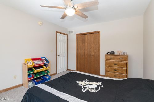 10400 Roger St, Kalamazoo MI 49002-7185 exterior