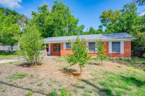 4815 Blueberry Trl, Austin TX  78723-5309 exterior