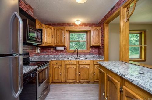 16 Attawaugan Xing Rd, Killingly CT 06241-1602 exterior