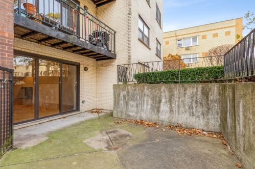 1629 Sherwin Ave, Chicago IL 60626-1957 exterior