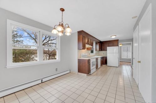 405 Francis St, New Britain CT 06053-3052 exterior