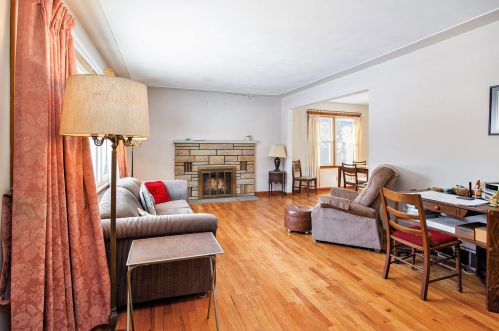 920 Livingston St, Sylvan Beach MI 49461-1535 exterior