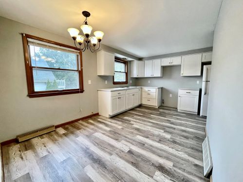 4914 105th St, Milwaukee, WI 53225-3919