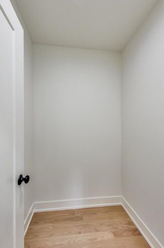 2830 Barry Ave, Chicago IL  60618-7016 exterior