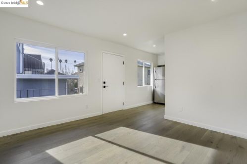 2043 Emerson St, Berkeley CA 94705-1813 exterior