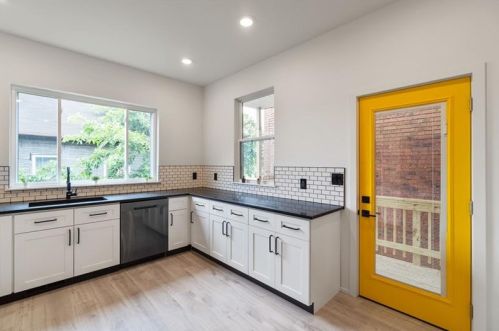 5145 Holmes St, Pittsburgh PA  15201-2433 exterior