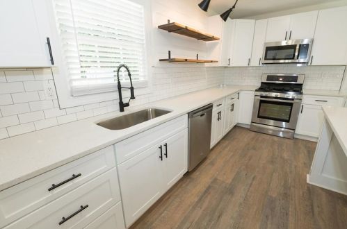 1246 Raintree Dr, Lithonia GA 30078-2122 exterior