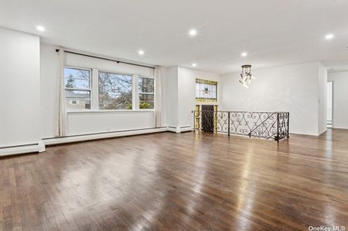 627 Flanders Dr, Valley Stream NY  11581-3012 exterior