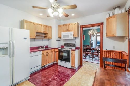 48 Maple Ave, Derby CT 06418-1328 exterior