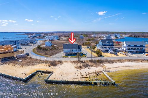 37 Good Luck Dr, Berkeley Township NJ  08721-1114 exterior