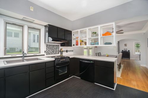 121 Inkster Ave, Kalamazoo MI 49001-3666 exterior