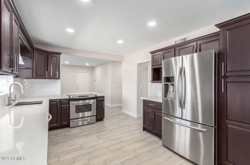 4112 18th Ave, Phoenix AZ  85015-5246 exterior