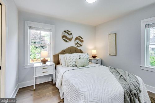 403 Dale Dr, Silver Spring MD  20910-5528 exterior