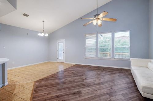 14501 Broadwinged Hawk Dr, Austin TX  78738-6570 exterior