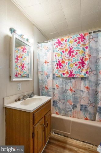 680 Columbia Ave, Lancaster PA 17603-3652 exterior