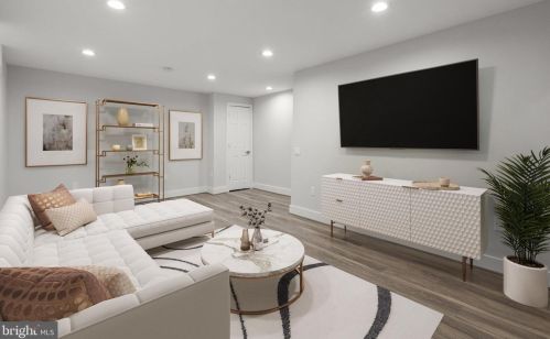 610 Roxboro Pl, Washington DC  20011-1254 exterior