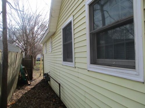 31 Walter St, Grand Rapids MI 49548-3242 exterior