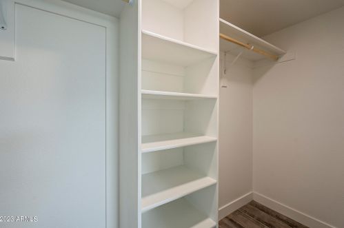 5039 18 Ave, Phoenix AZ 85015-6121 exterior