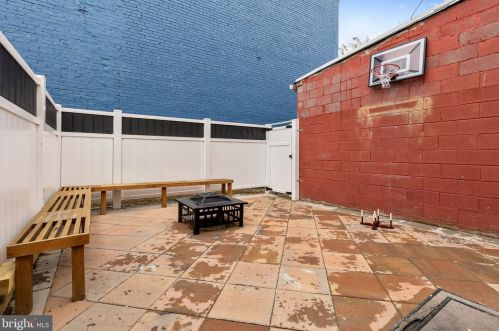 1320 Florida Ave, Washington DC  20009-4808 exterior