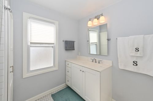 4634 Idlewild Ave, Milwaukee WI 53211-1039 exterior