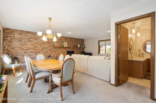 1889 Linden St, East Lansing MI 48823-4313 exterior