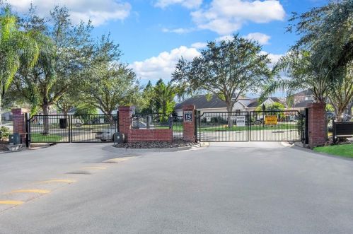 12219 Bishopsford Dr, Tampa FL 33626-1317 exterior