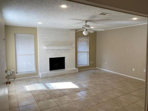 907 Bluebird Dr, Irving TX  75061-7304 exterior