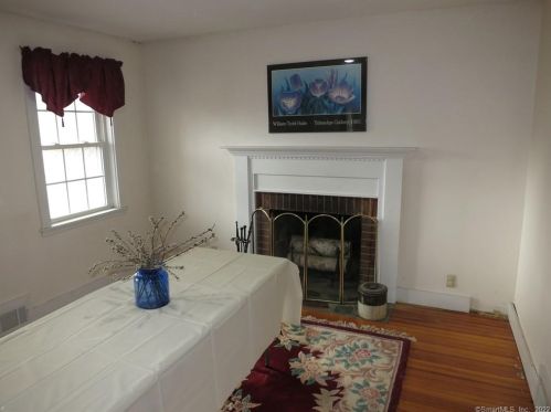 773 Bloomfield Ave, Windsor CT 06095-2812 exterior