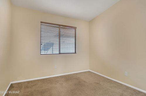 9401 Albatross Dr, Tucson AZ 85742-5126 exterior