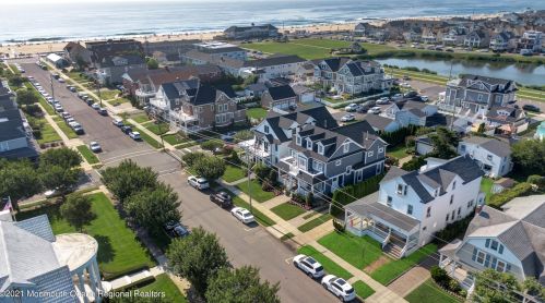 205 4 Ave, Belmar NJ 07719-5010 exterior