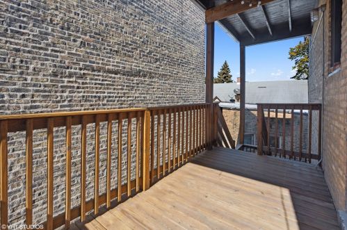 2106 Montrose Ave, Chicago IL  60618-1720 exterior