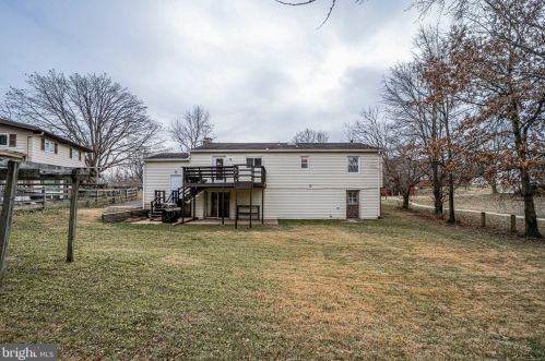 4110 Duvawn St, Alexandria VA 22310-2022 exterior